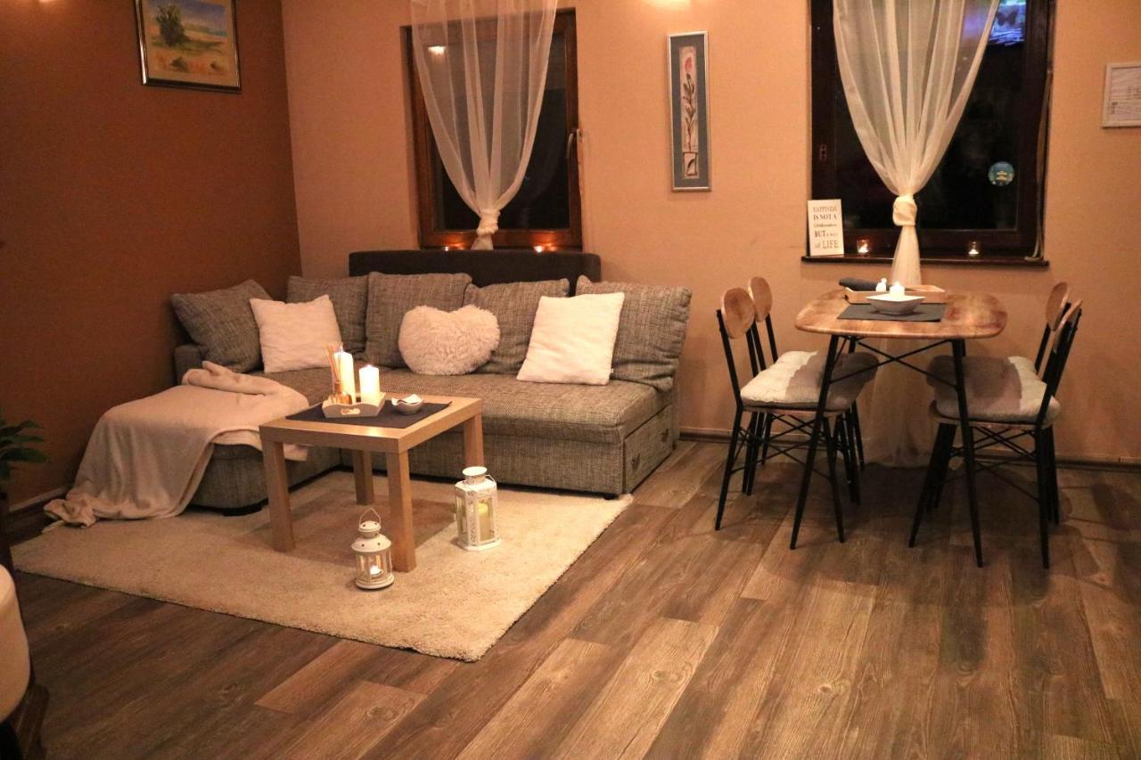 Guest House Studio Apartman Marina - With Jacuzzi, Free Parking, Pet Friendly Karlovac Eksteriør billede