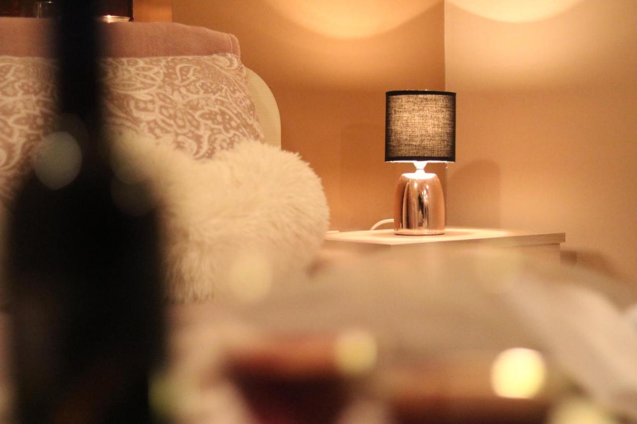 Guest House Studio Apartman Marina - With Jacuzzi, Free Parking, Pet Friendly Karlovac Eksteriør billede