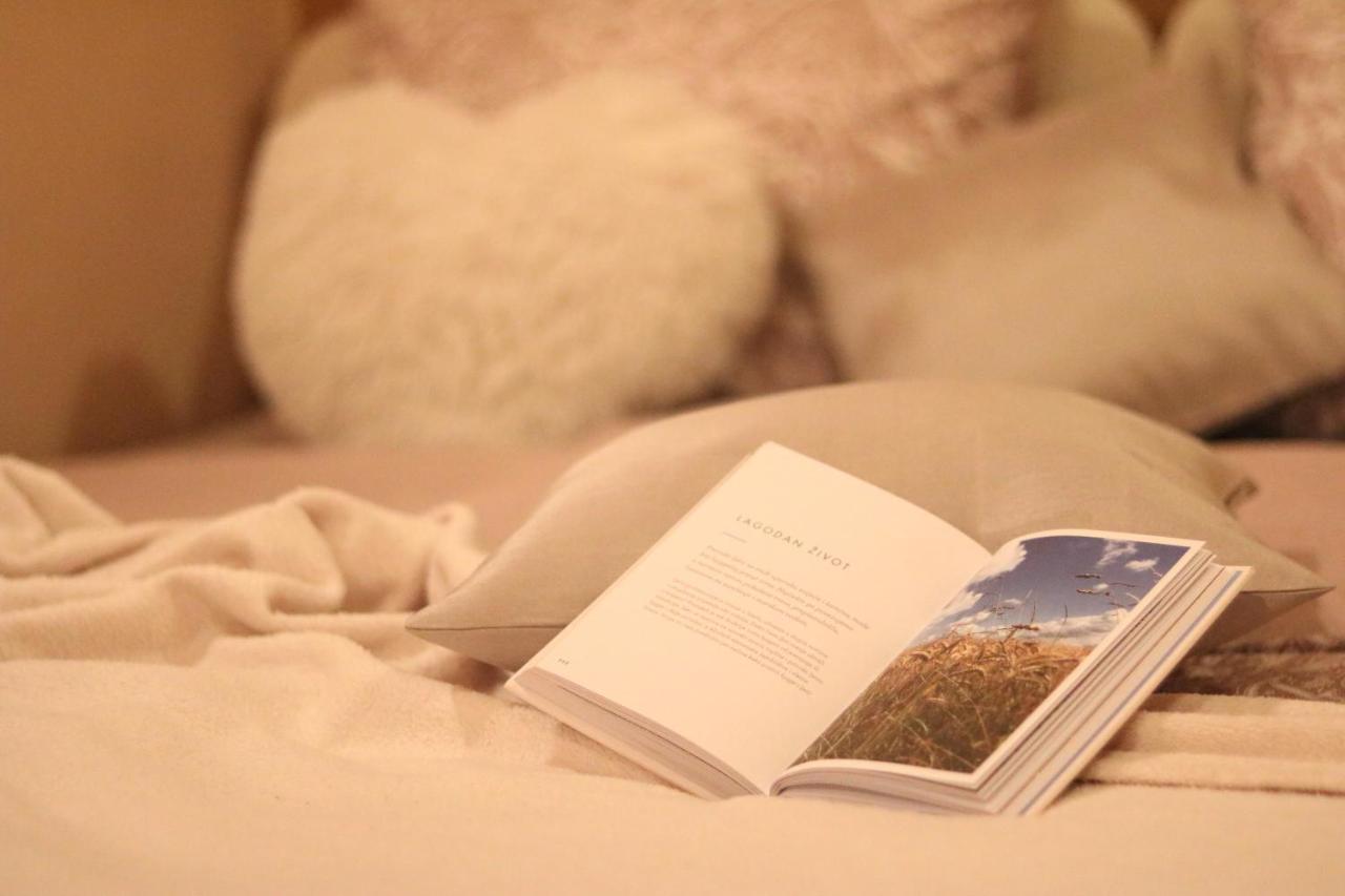 Guest House Studio Apartman Marina - With Jacuzzi, Free Parking, Pet Friendly Karlovac Eksteriør billede