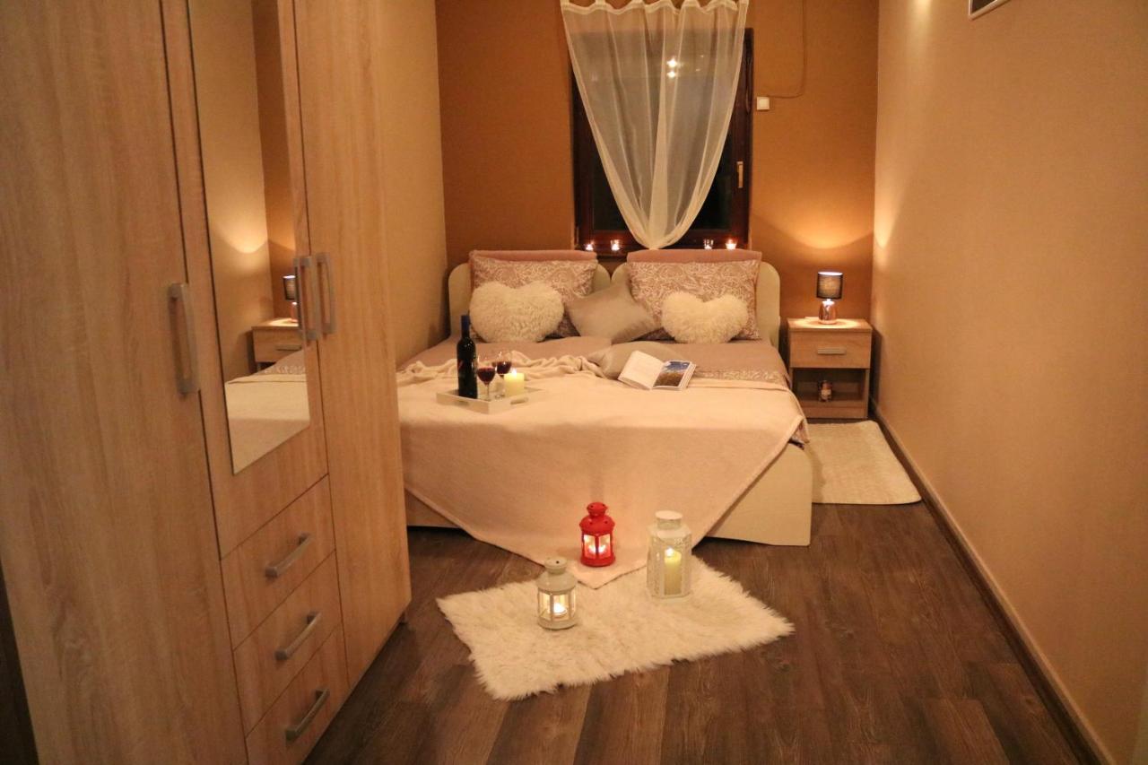 Guest House Studio Apartman Marina - With Jacuzzi, Free Parking, Pet Friendly Karlovac Eksteriør billede