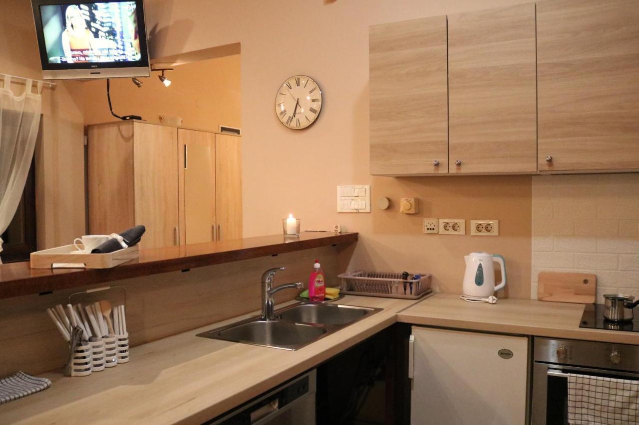 Guest House Studio Apartman Marina - With Jacuzzi, Free Parking, Pet Friendly Karlovac Eksteriør billede