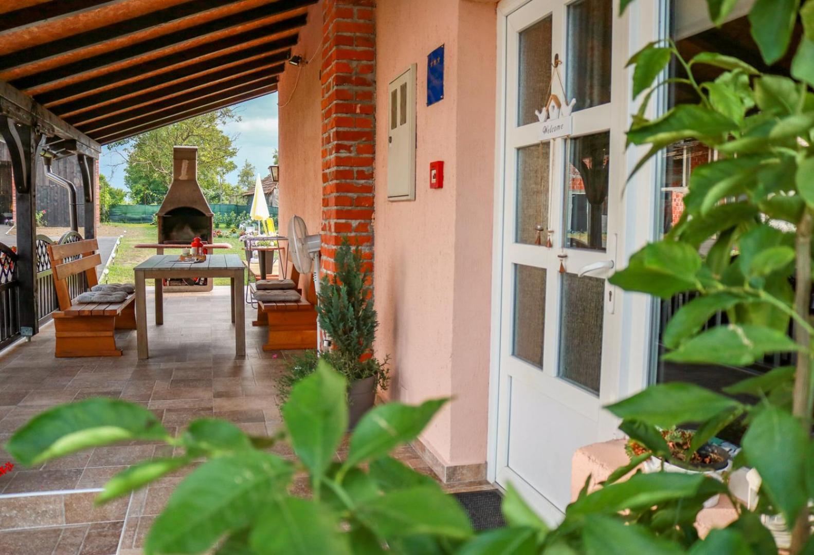 Guest House Studio Apartman Marina - With Jacuzzi, Free Parking, Pet Friendly Karlovac Eksteriør billede