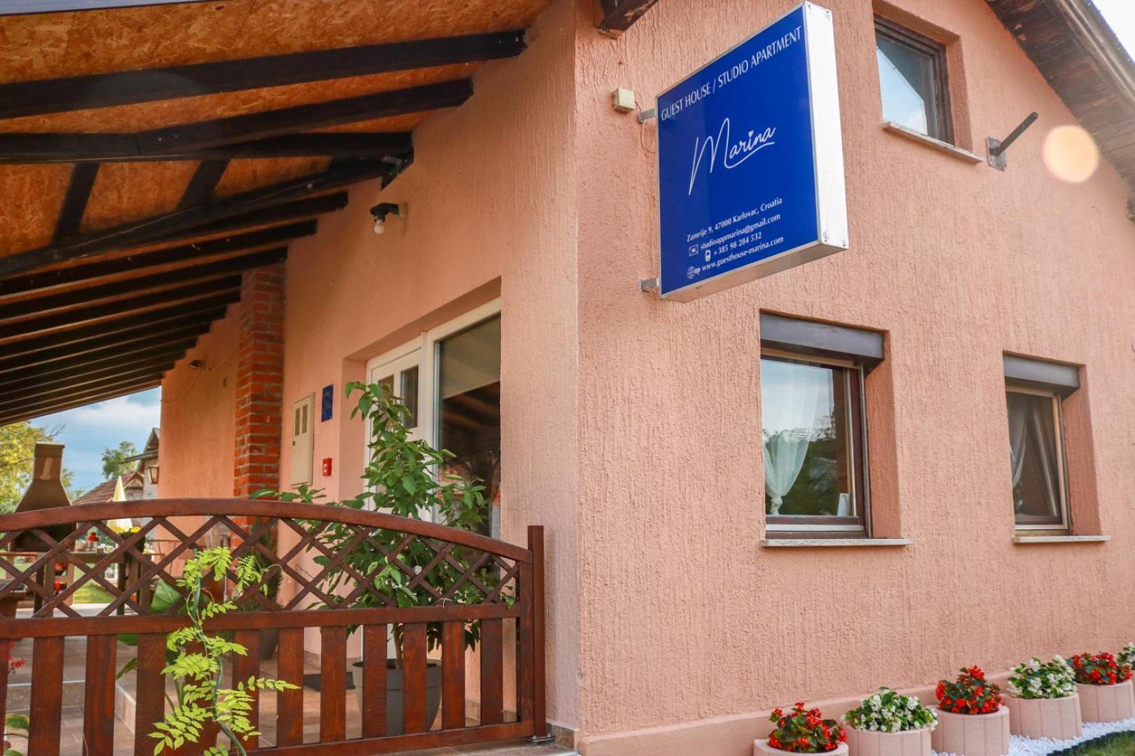 Guest House Studio Apartman Marina - With Jacuzzi, Free Parking, Pet Friendly Karlovac Eksteriør billede